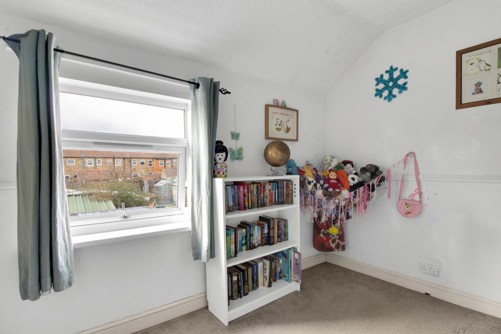 2 Clock Row (Bedroom 2 - 2)