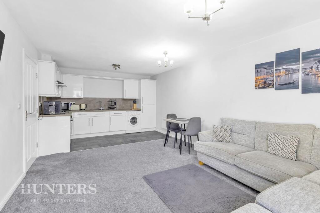 Open plan lounge kitchen diner