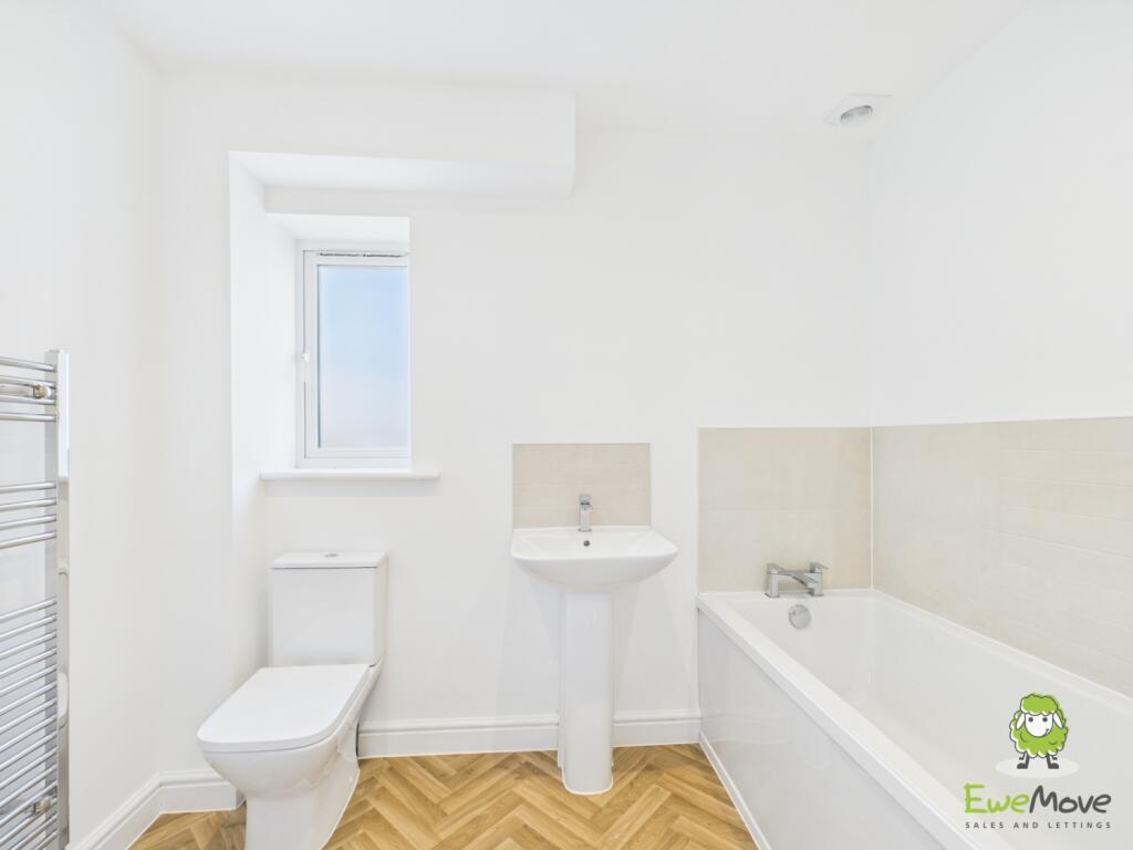 CAM03778G0-PR0176-STILL004