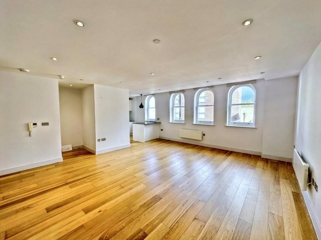 WhatsApp Image 20250912 at 162249_3c1c1ab8.jpg