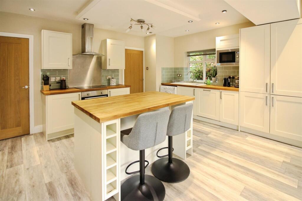 Kitchen/Dining Room