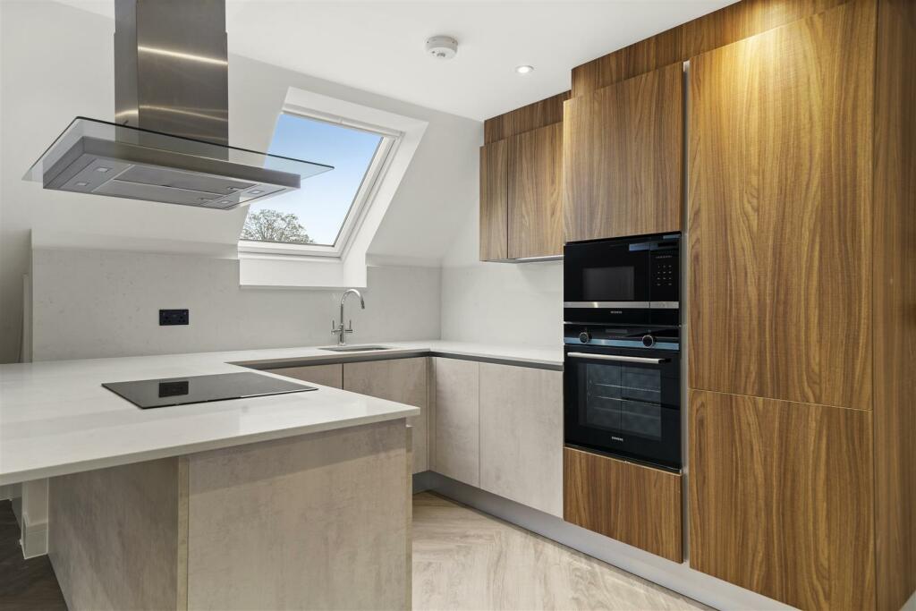 Flat 7 - 7, Sudbury Hill Close  - YOfNjv3gLUTSdKQd