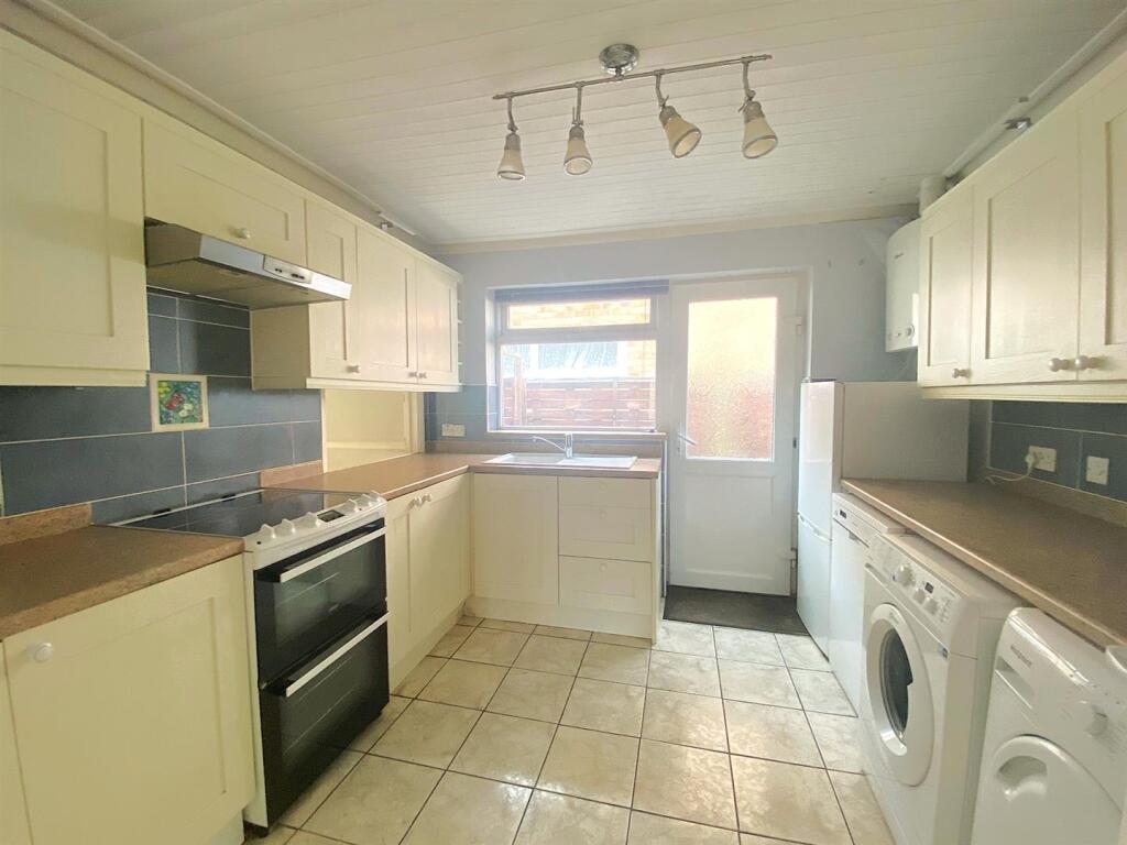 21 Lychgates Close - Kitchen.jpg
