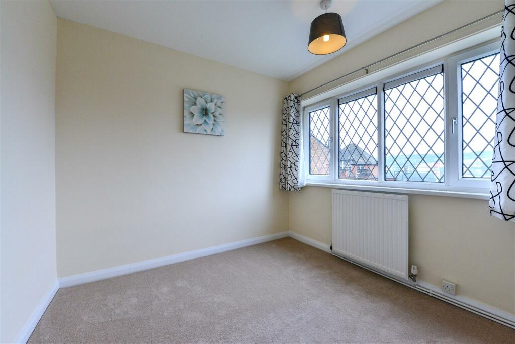 8 53a Holbrook Road.jpg