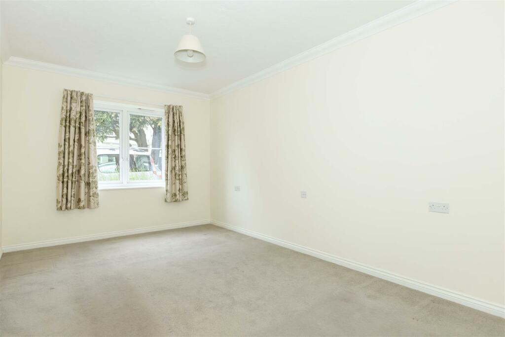 For Sale by Aspire Residential - Cambridge Lodge
