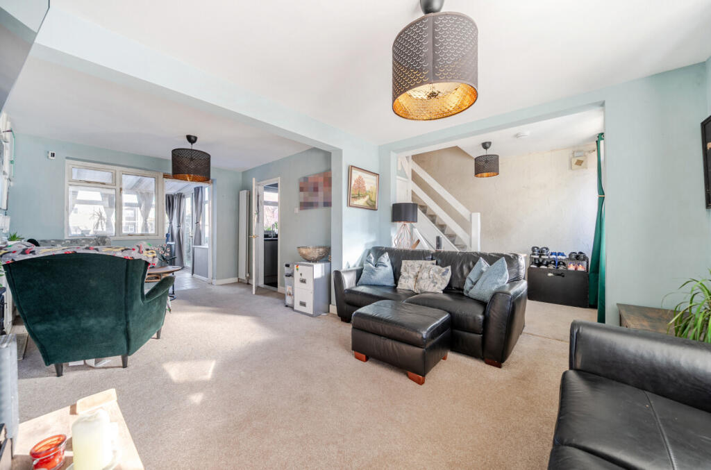 1383823-8-69205aa...