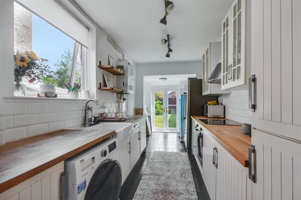 Kitchen_2.jpeg