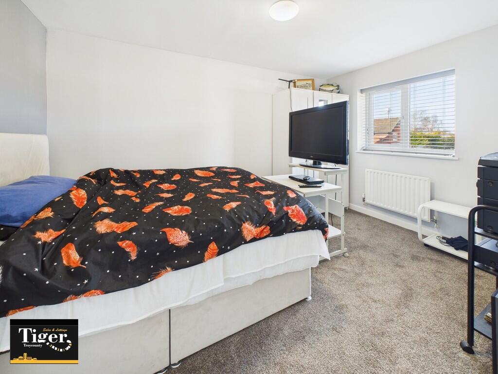 CAM02176G0-PR0495...