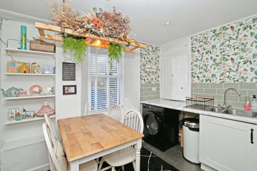 Kitchen Diner 3