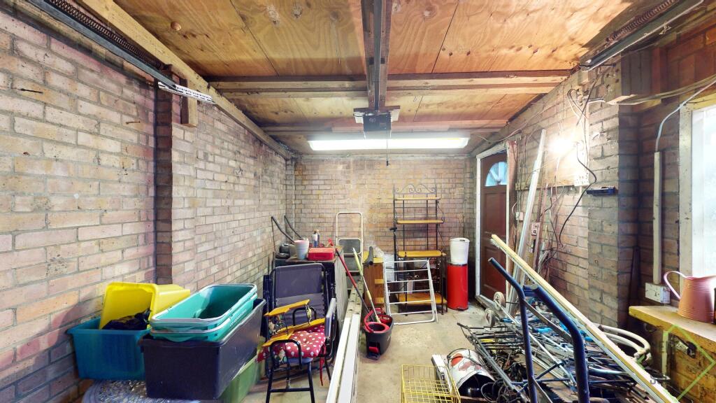 Garage 2