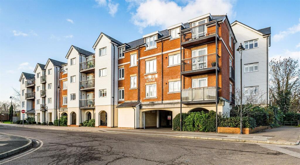 Waterside Lodge .jpg