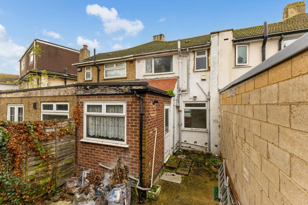 56 Langley Crescent, Harlington, Hayes, UB3 5HN