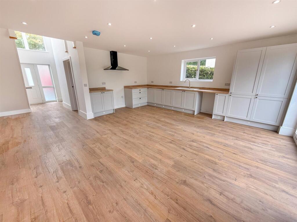 Open Plan Kitchen/ Dining Room