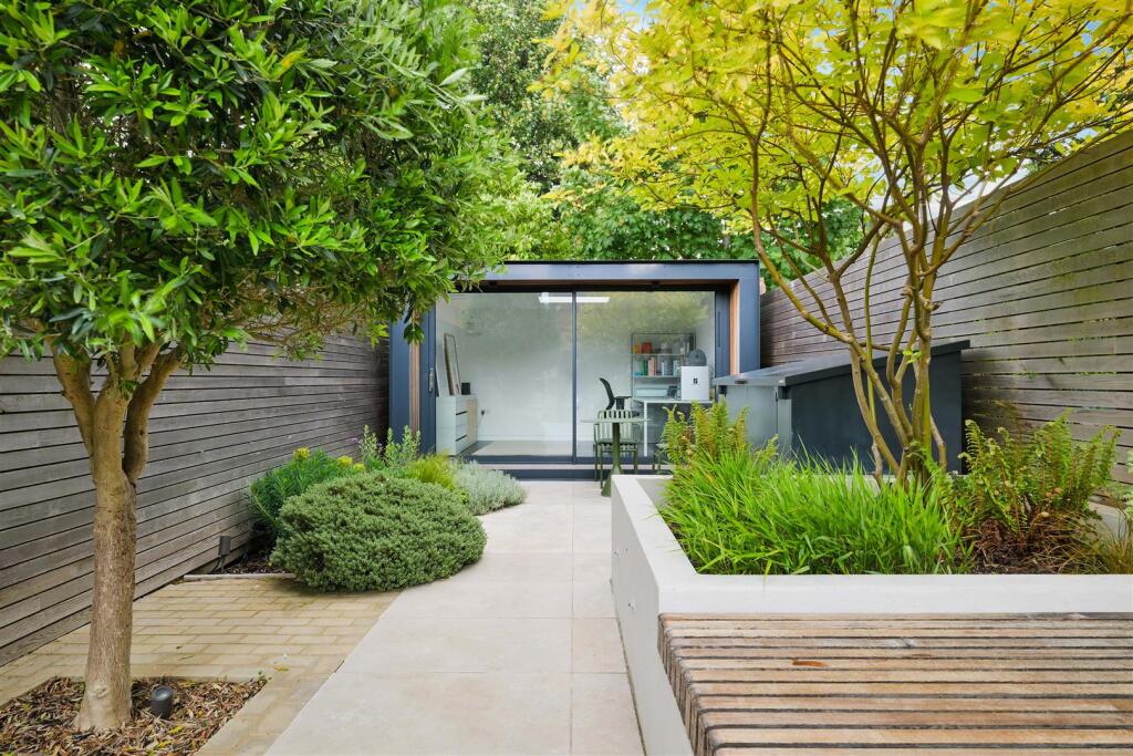 UPPER COURT ROAD,  (12).jpg