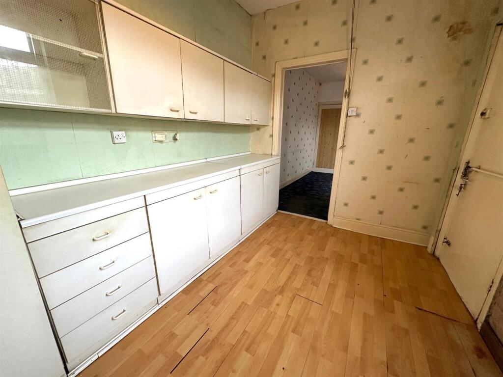 kitchen 3.jpg