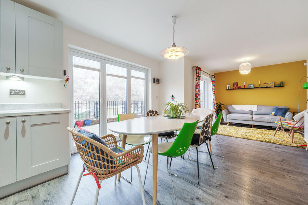 Open Plan Dining ...