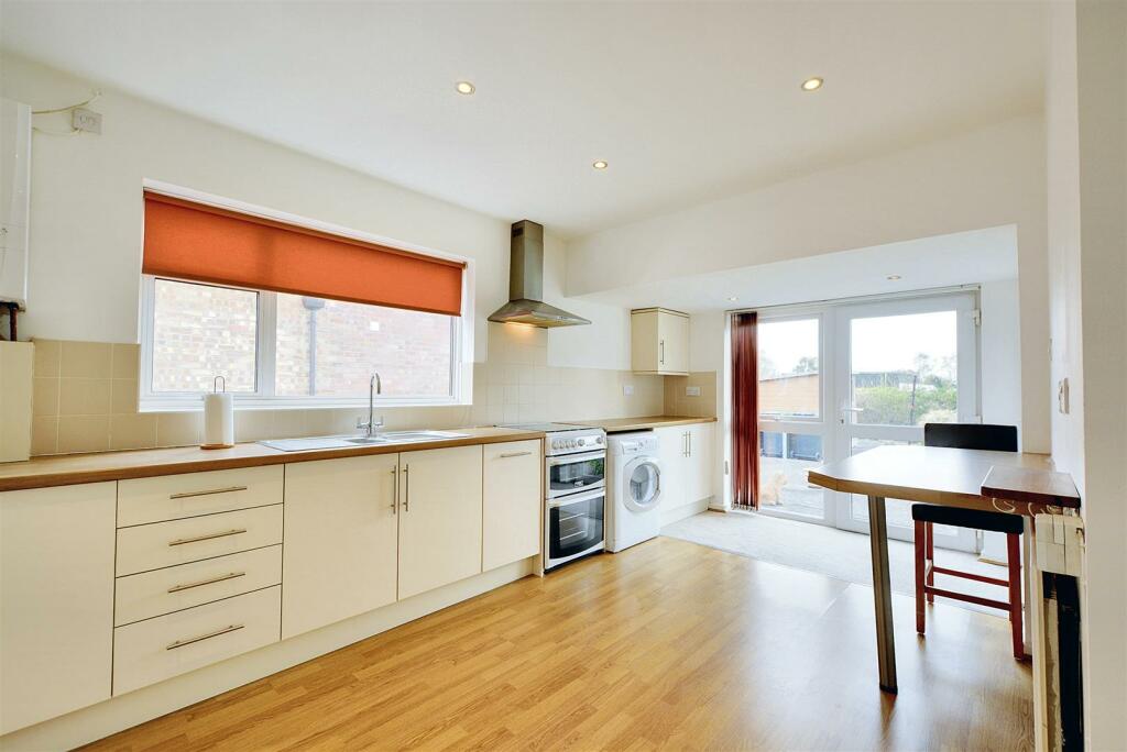 Kitchen_1.jpeg