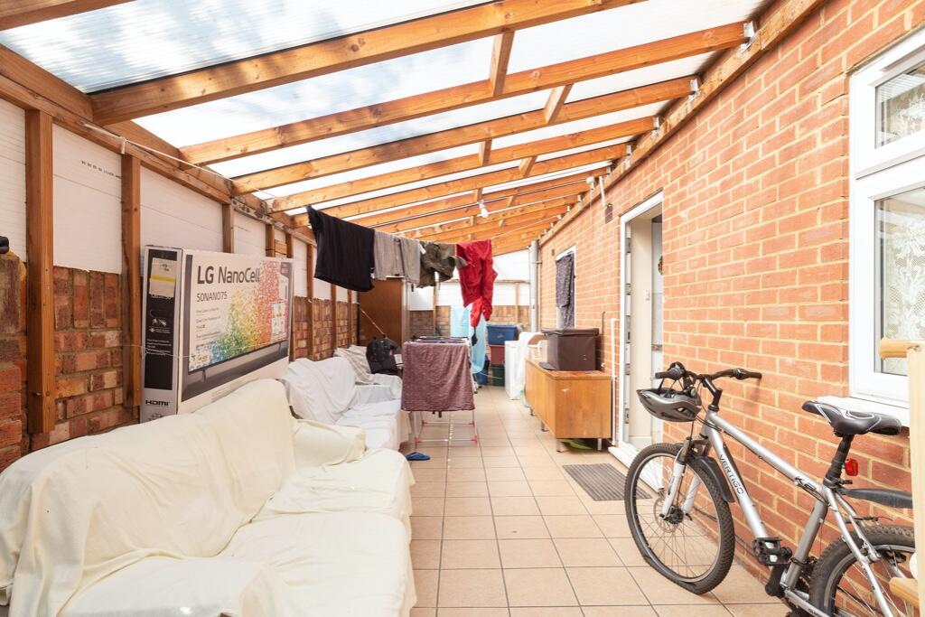 Lean To Annexe