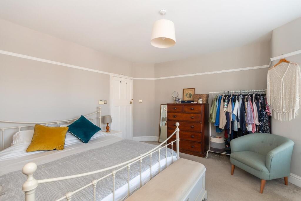 3W9CBN - Bedroom A.jpg