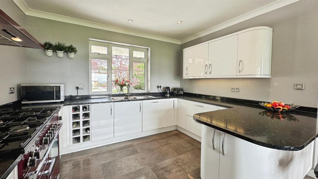 379b3869--4F71-BF72-90D20F6220BF-51551-00001036D02