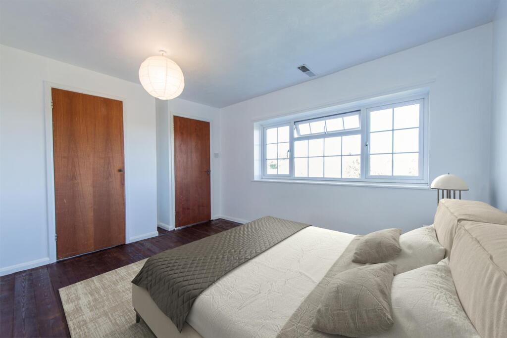 The Brambles8-virtuallystaged.jpg