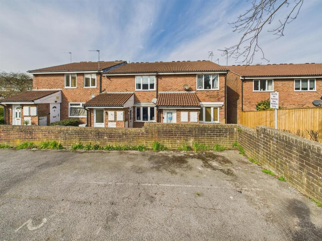 18 - One-Bedroom Flat Plus Parking In Speedwell.jp
