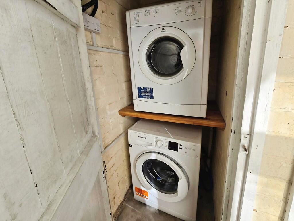 c1ac4d3d-Washing ...