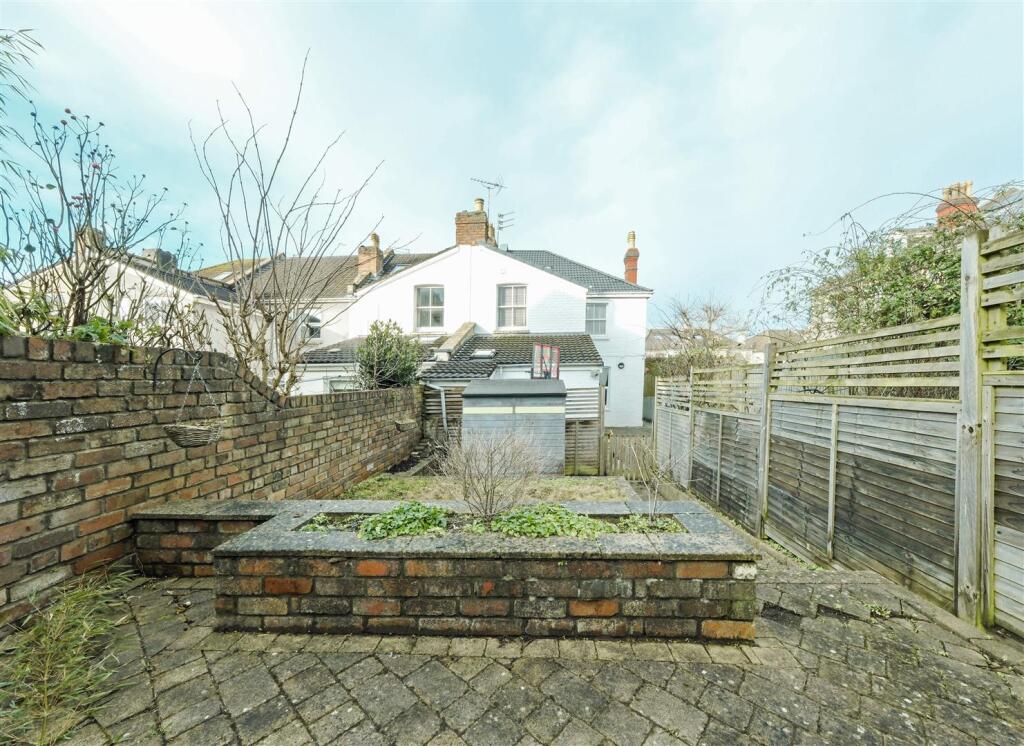 12 - Spacious Maisonette for Auction, St Andrews, 