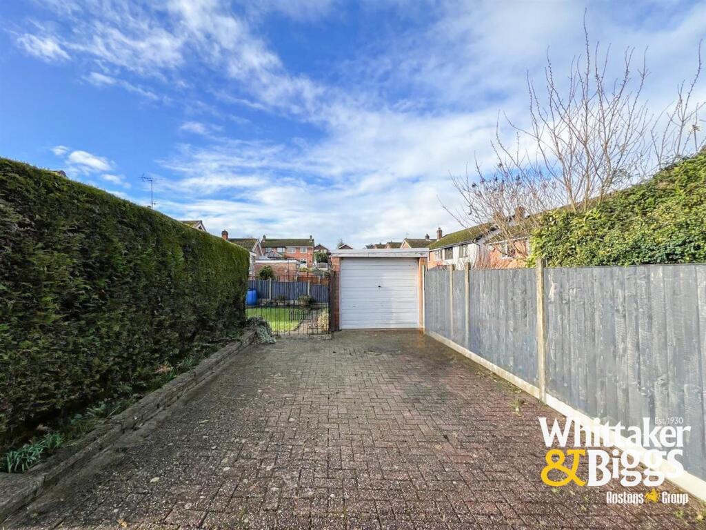 Garage &amp; Driveway