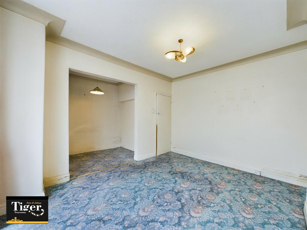 CAM02176G0-PR0339...