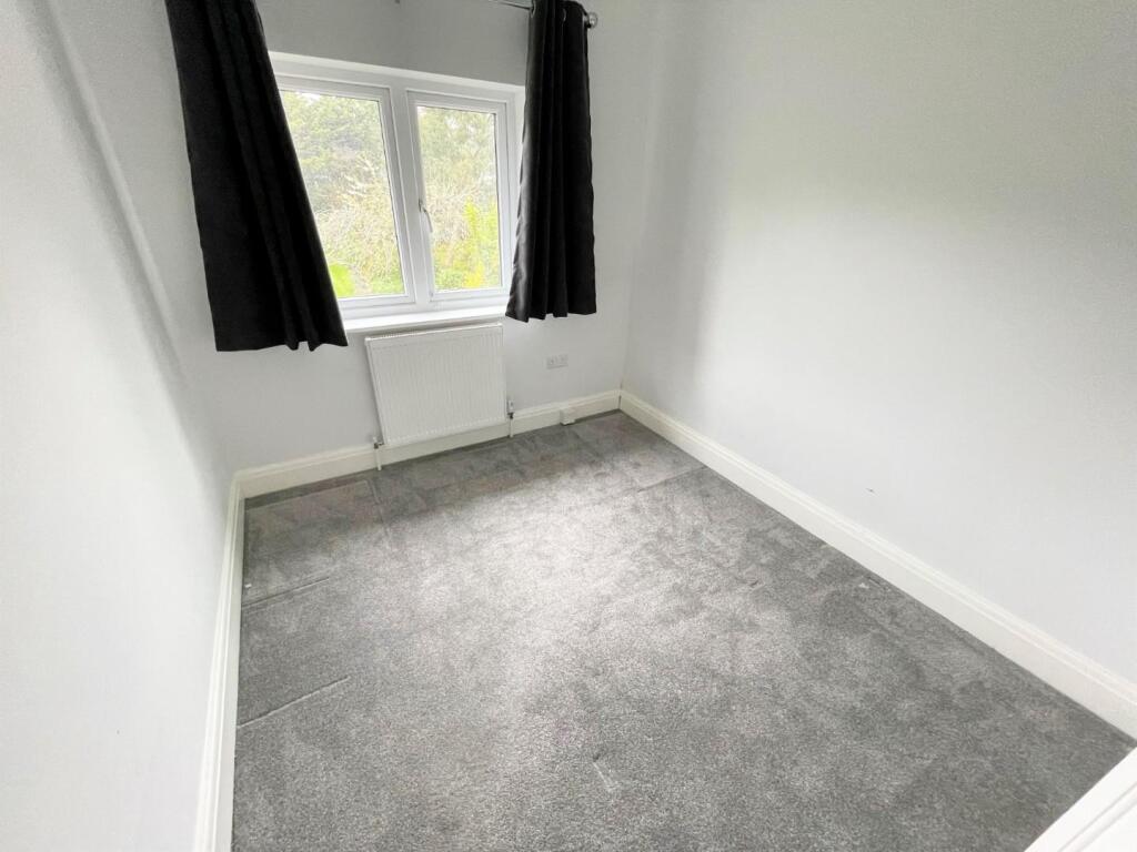 BEDROOM 4.jpg
