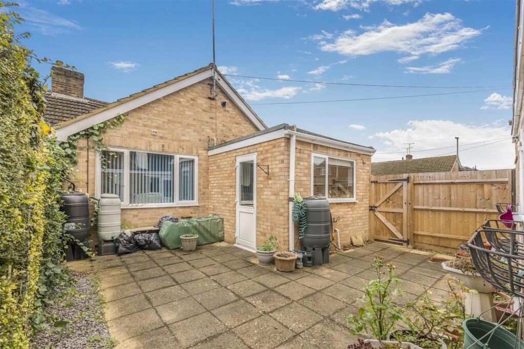 12 Briar Close, Banbury-15.jpg