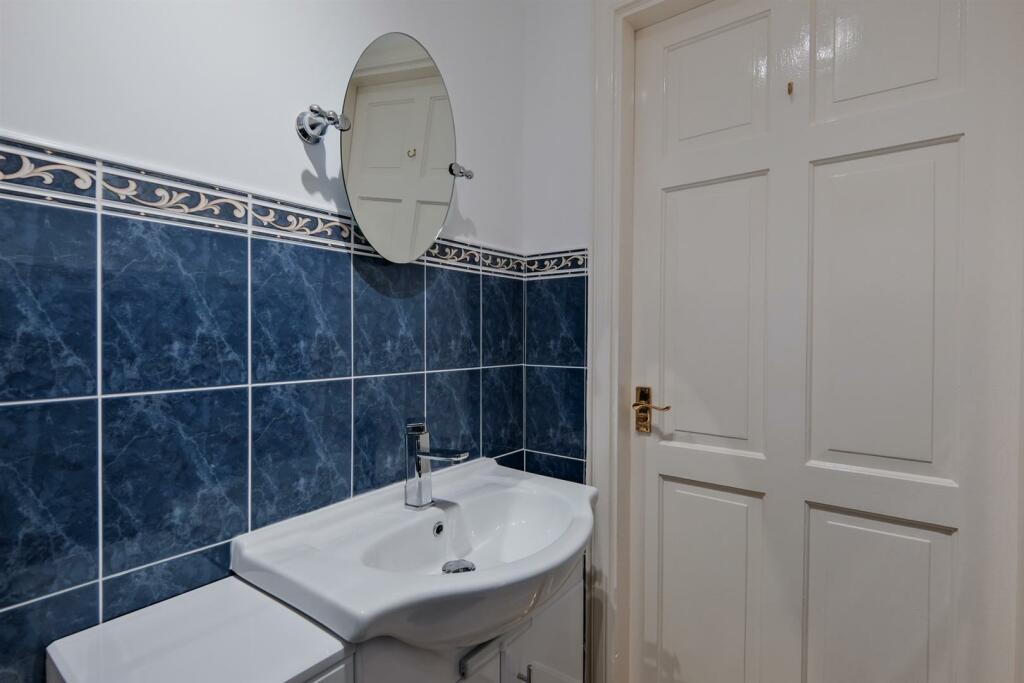 041-3 Station Place, Law ML8 5LR.jpg