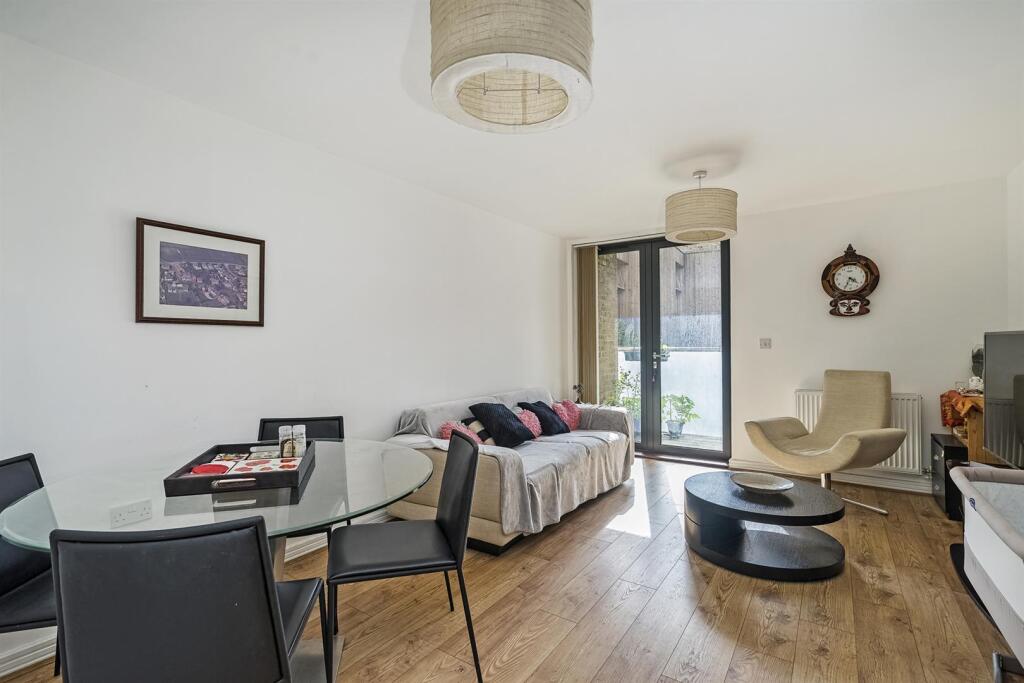 Aston Gray, 11 Shepherd Court 2 Annabel Close (11)