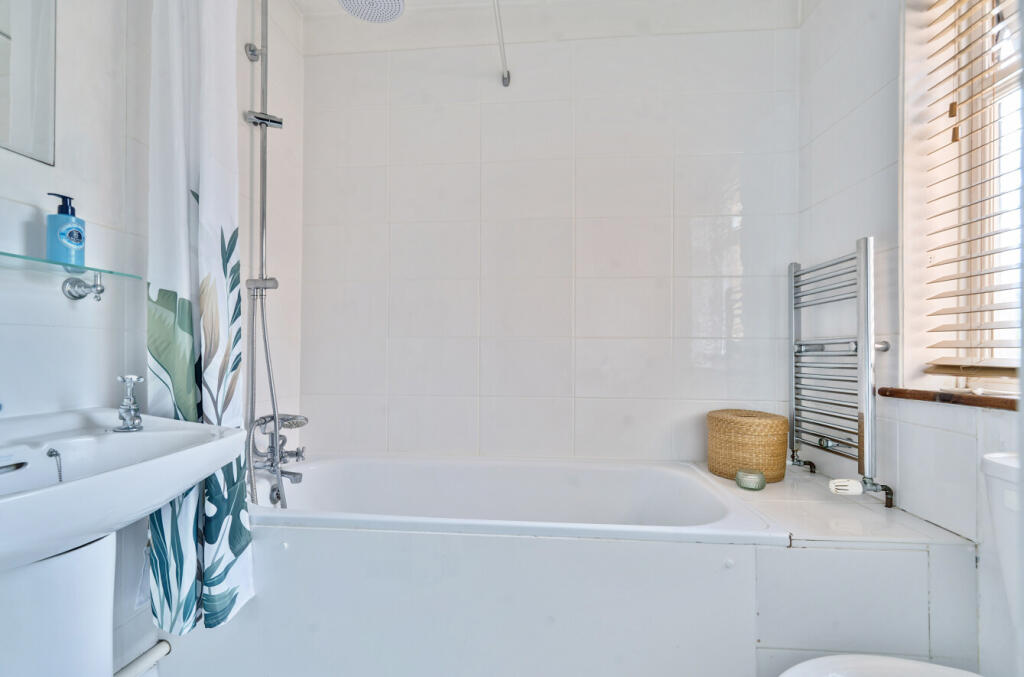 1305724-22-684993...