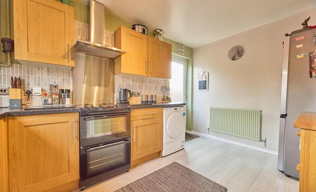 Kitchen/Diner to Front