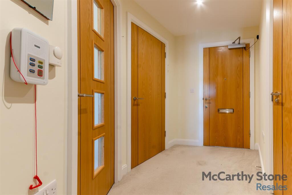 8646297-interior12.jpg
