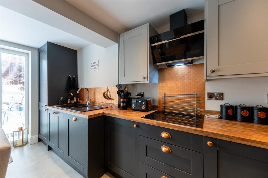 21 Eaton Road-003.jpg