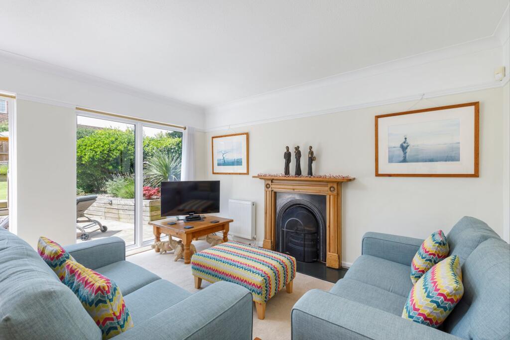 Living/dining room