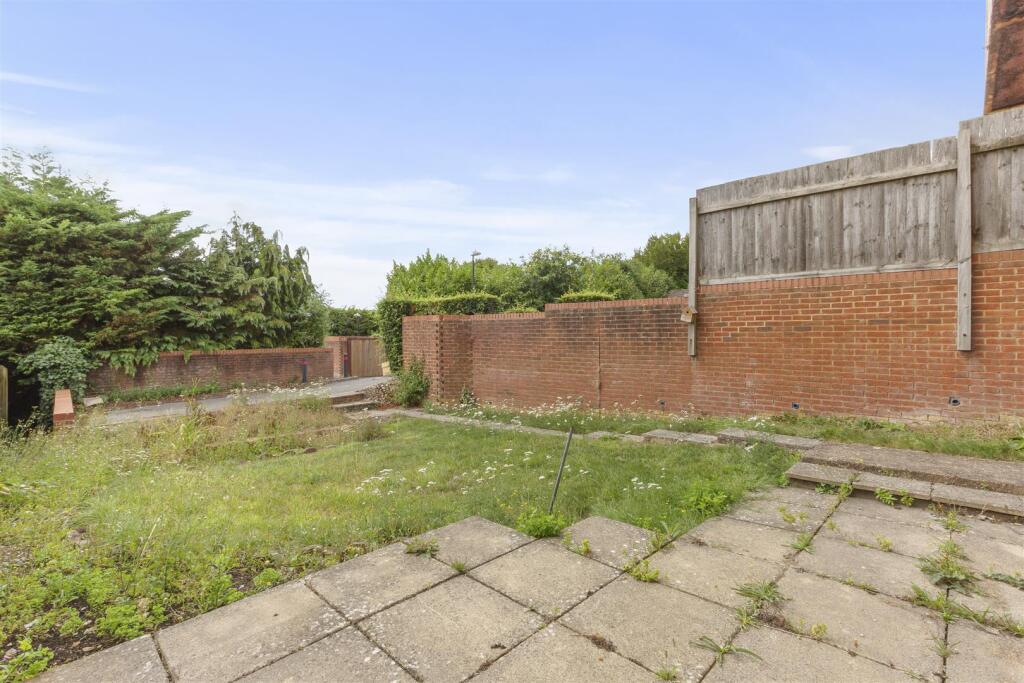 2 Southfield Road, HP13 5LA-12.jpg