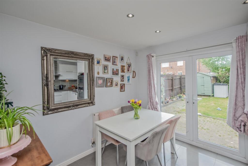 Fitted Dining Kitchen: