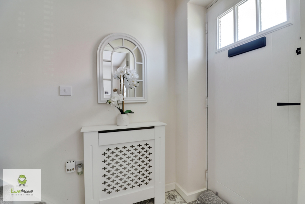 Entrance hall Harrier Way EweMove Cannock