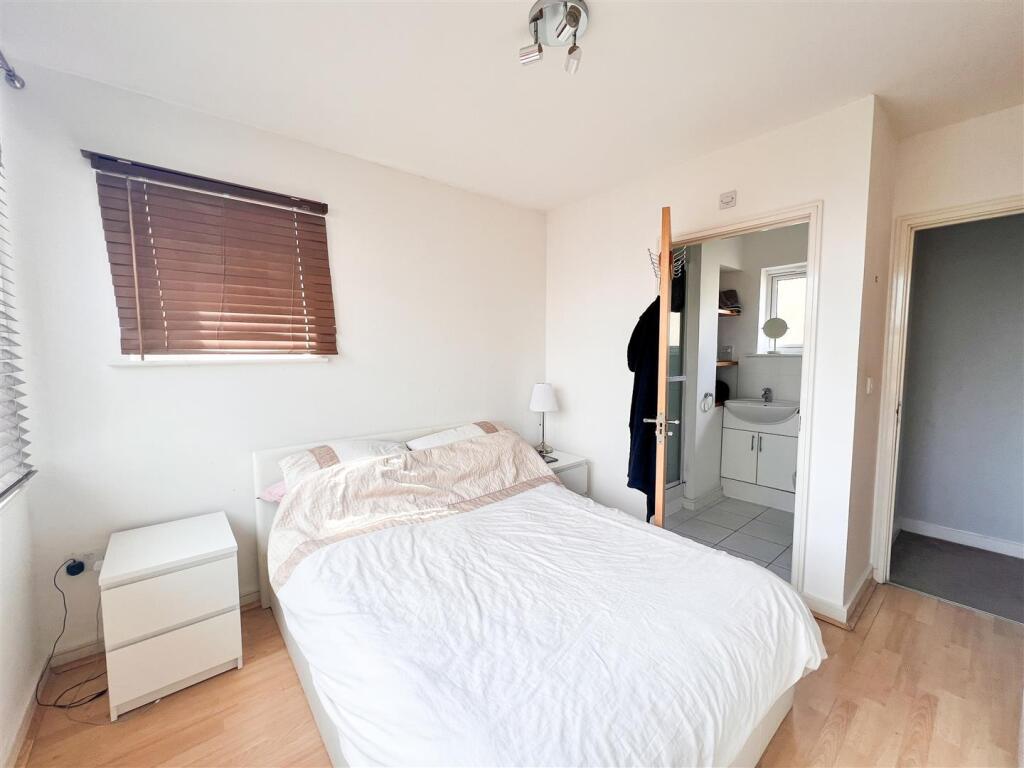 BEDROOM 2/EN SUITE