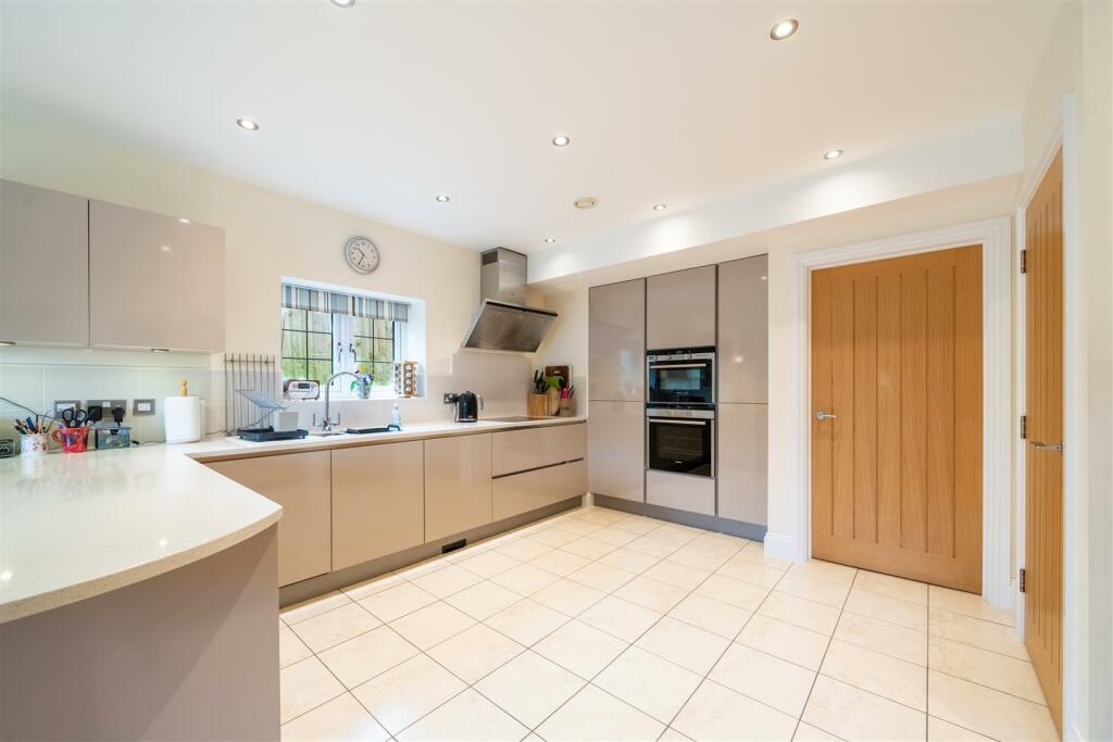 Kitchen-3.jpg