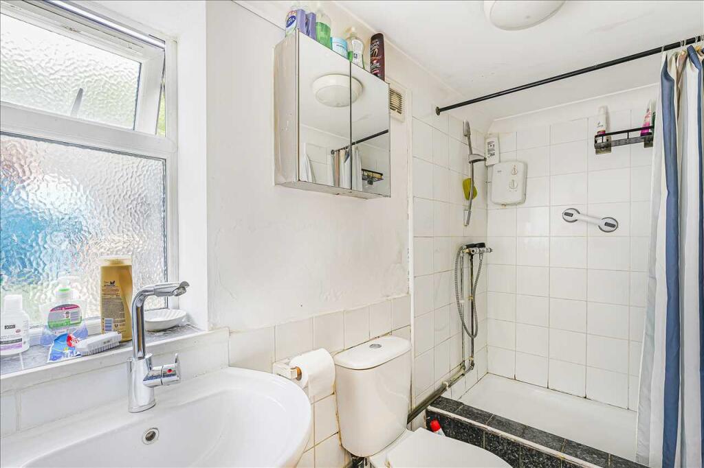 Shower room flat 2
