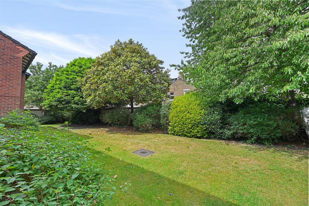 AR - Holly Road21 (1).JPG