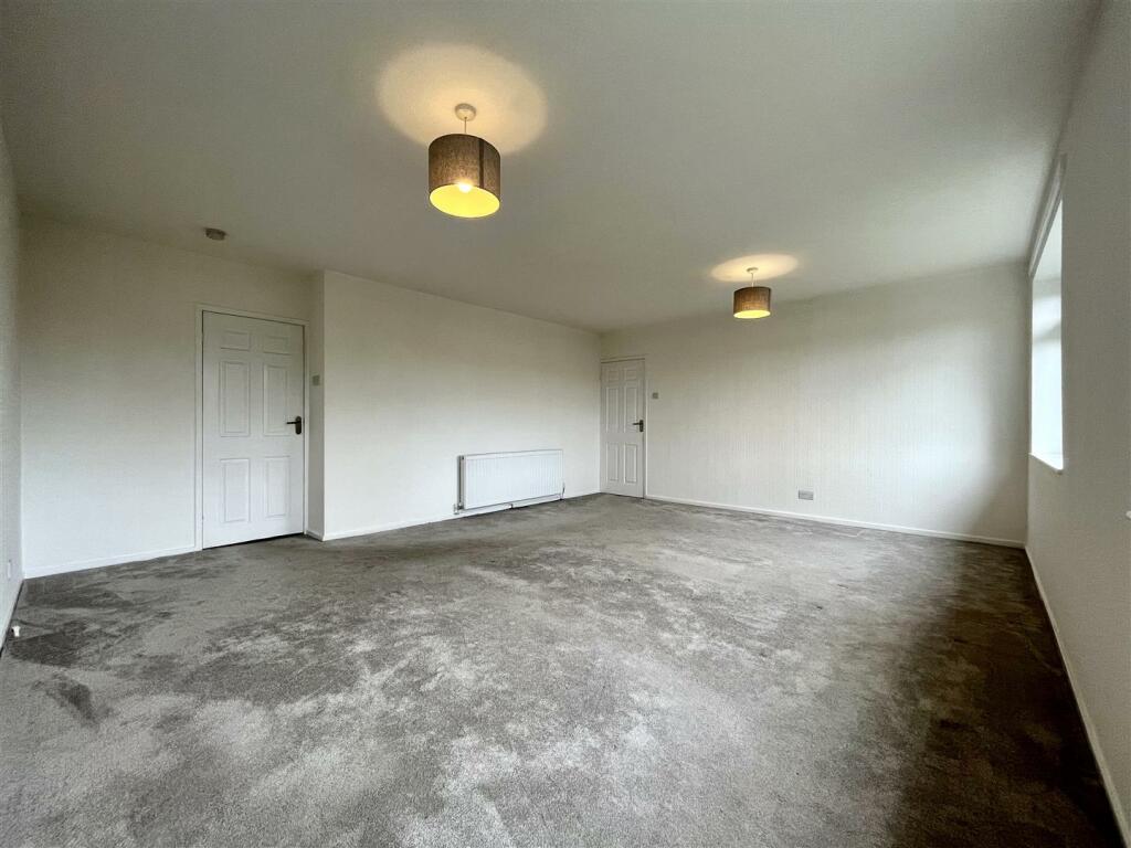 Dining / Living Room Aspect 2