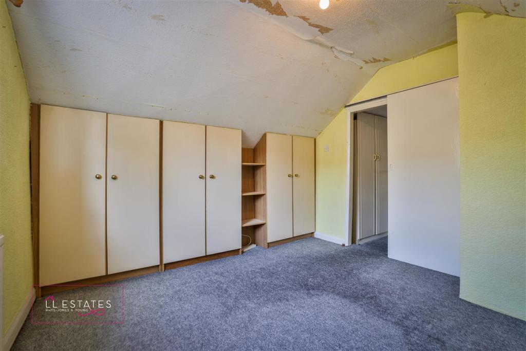 Loft room 2.jpg