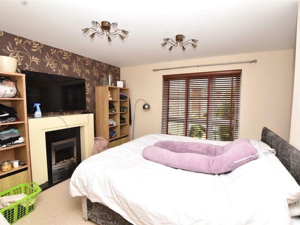 bedroom..jpg