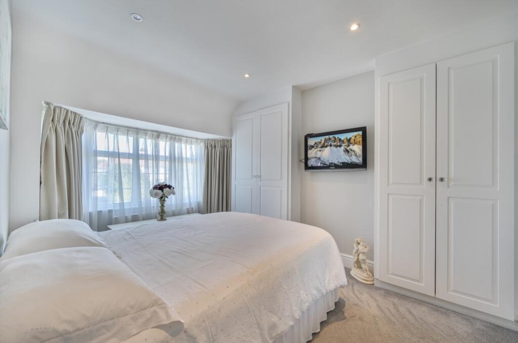 1350102-20-68bafa9a12dd0